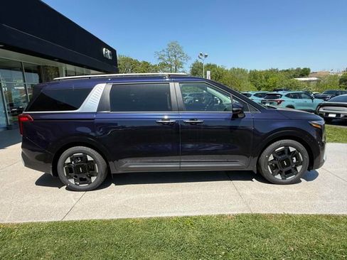 New 2026 Kia Carnival EX FWD image 15