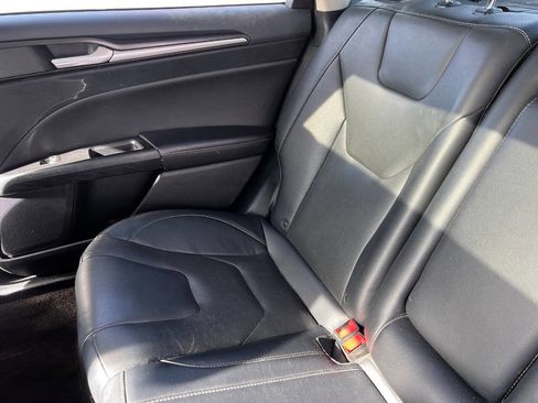 Used 2020 Ford Fusion Titanium image 27