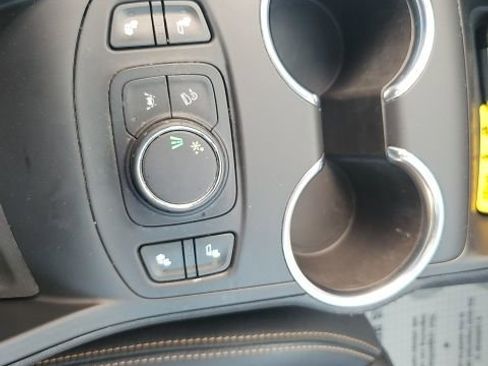 Used 2020 GMC Terrain SLT w/ Preferred Package image 26