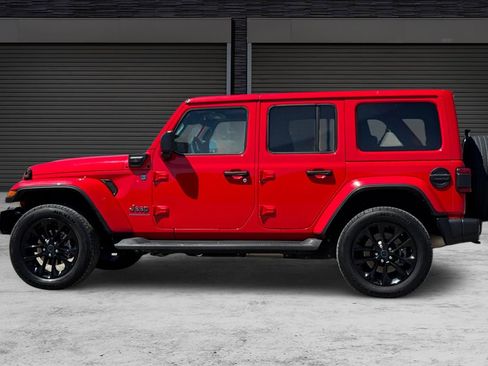 Used 2025 Jeep Wrangler Unlimited Sahara AWD/4WD image 7