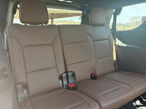 Used 2024 Chevrolet Tahoe High Country w/ Premium Package AWD/4WD image 38