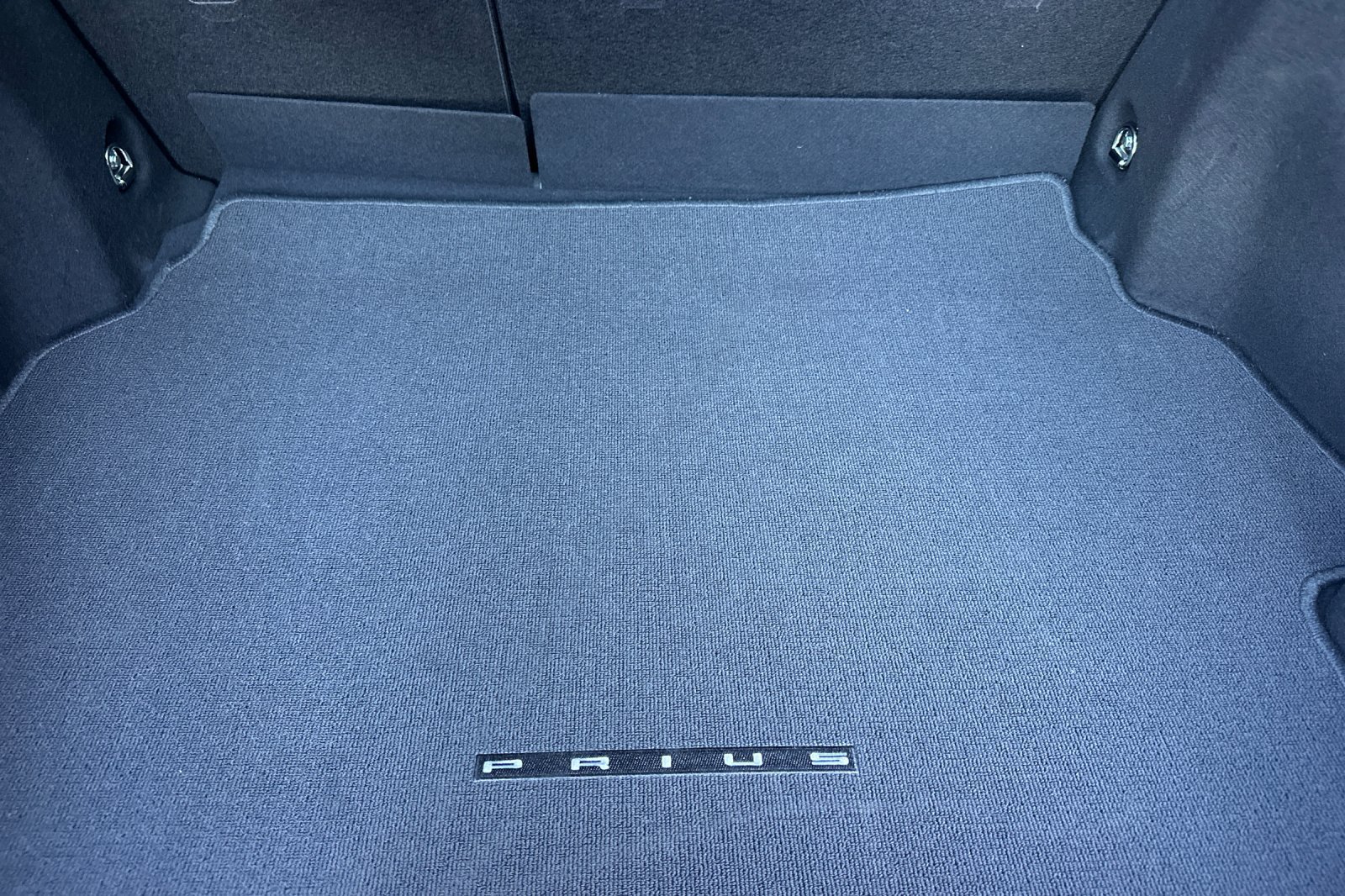Certified 2025 Toyota Prius LE AWD/4WD image 18