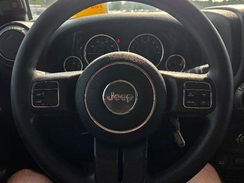 Used 2017 Jeep Wrangler Sport image 13