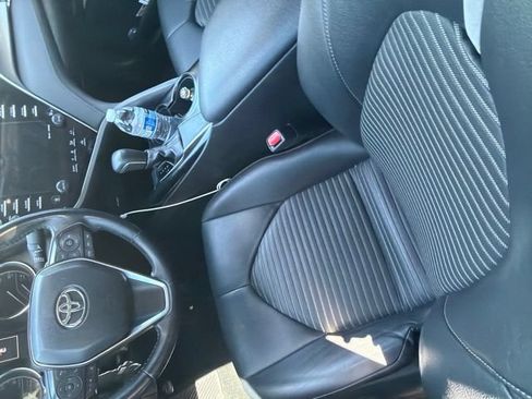 Used 2018 Toyota Camry SE w/ Audio Package FWD image 10