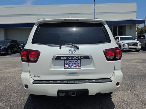 Used 2021 Toyota Sequoia Platinum AWD/4WD image 5