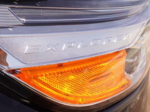 Used 2023 Ford Explorer XLT w/ Equipment Group 202A RWD image 40