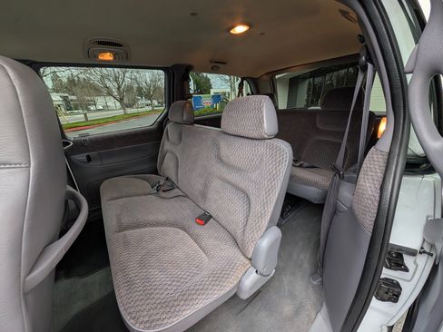 Used 1998 Dodge Grand Caravan SE image 8