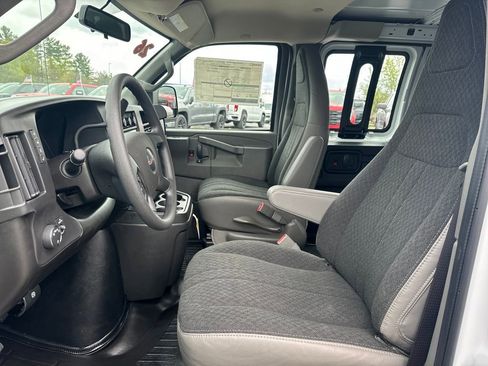 New 2026 GMC Savana 2500 Extended RWD image 9