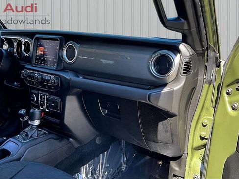 Used 2022 Jeep Wrangler Unlimited Sahara w/ Cold Weather Group image 26