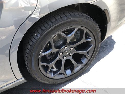 Used 2019 Chrysler 300 S RWD image 25