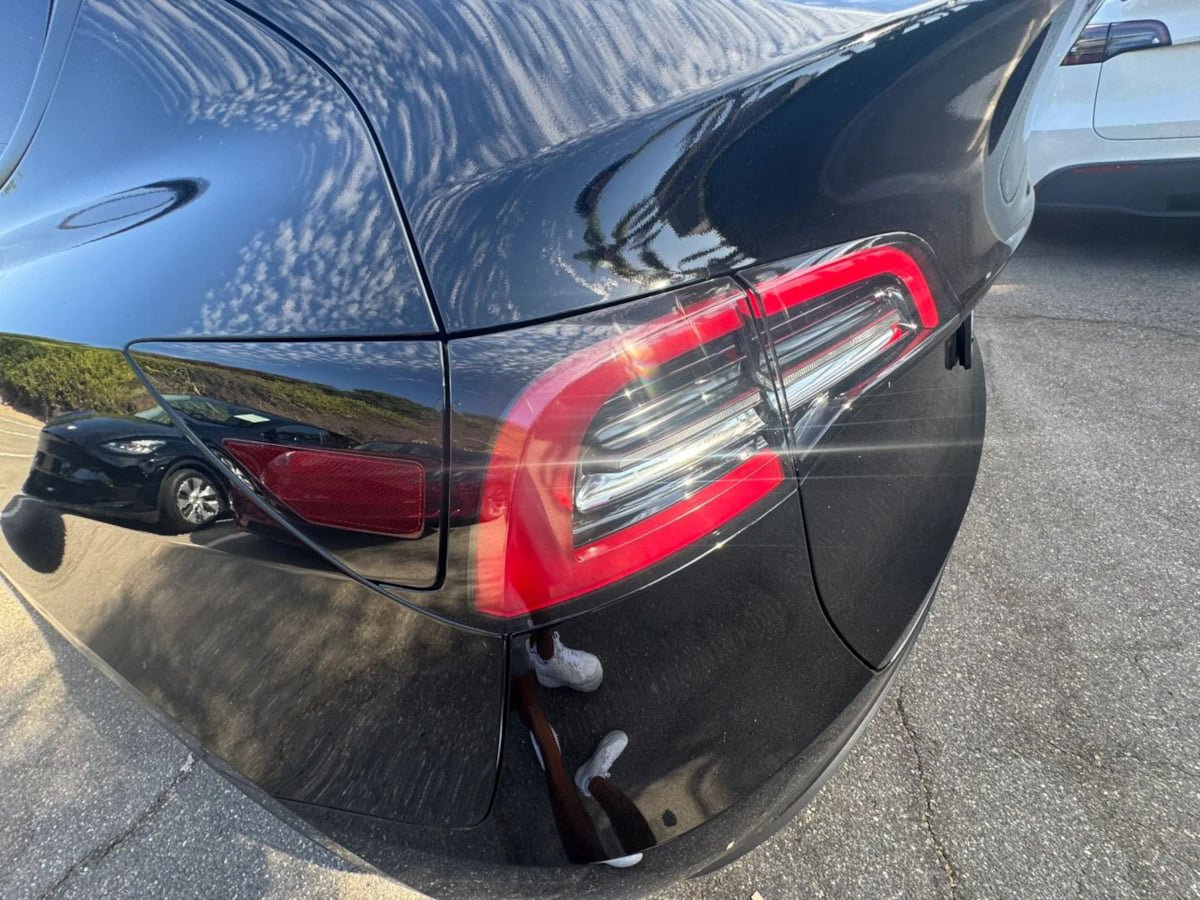 Used 2025 Tesla Model Y Long Range RWD image 29