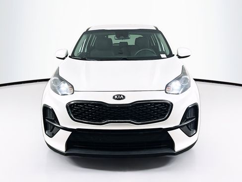 Used 2021 Kia Sportage LX image 2