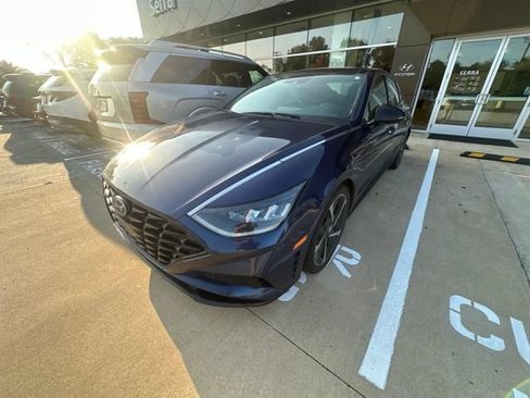 Used 2022 Hyundai Sonata SEL Plus w/ Preferred Accessory Package FWD image 3