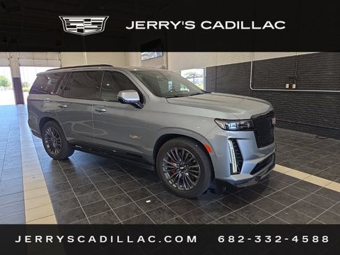 Used 2023 Cadillac Escalade V AWD/4WD image 2