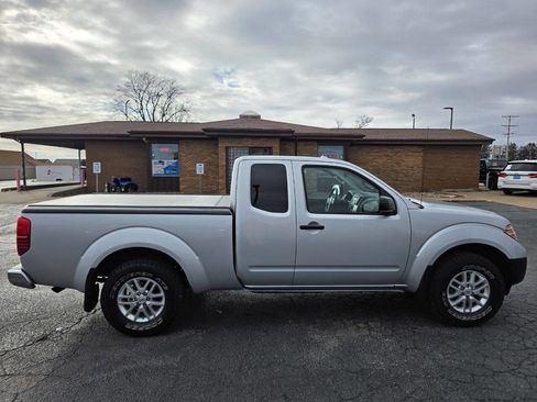 Used 2015 Nissan Frontier SV w/ SV Value Truck Package image 9