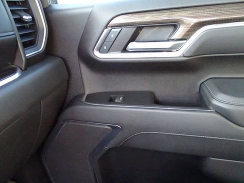 Used 2023 Chevrolet Silverado 1500 LT w/ Leather Package AWD/4WD image 32