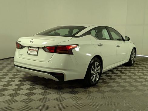 Used 2024 Nissan Altima 2.5 S FWD image 3