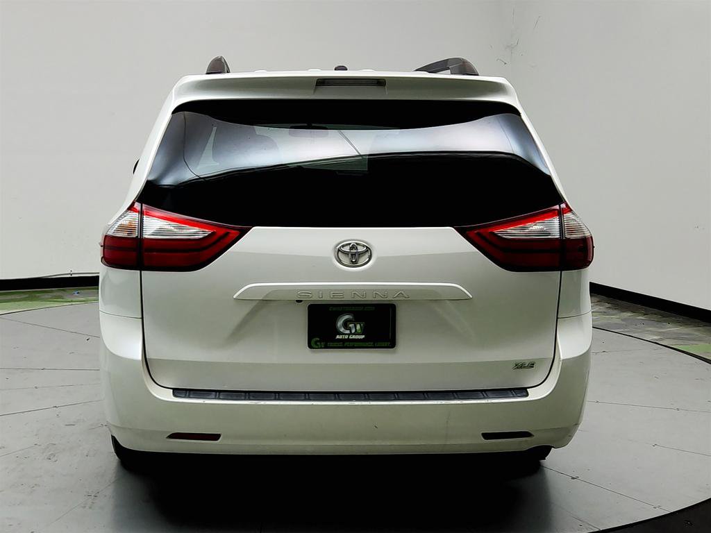 Used 2015 Toyota Sienna XLE FWD image 6