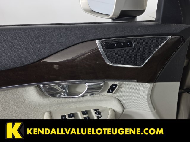 Used 2016 Volvo XC90 T6 Momentum w/ Momentum Plus Package AWD/4WD image 22