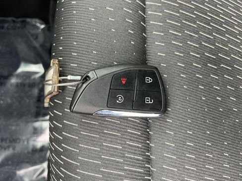 Used 2025 Chevrolet Equinox LT image 18