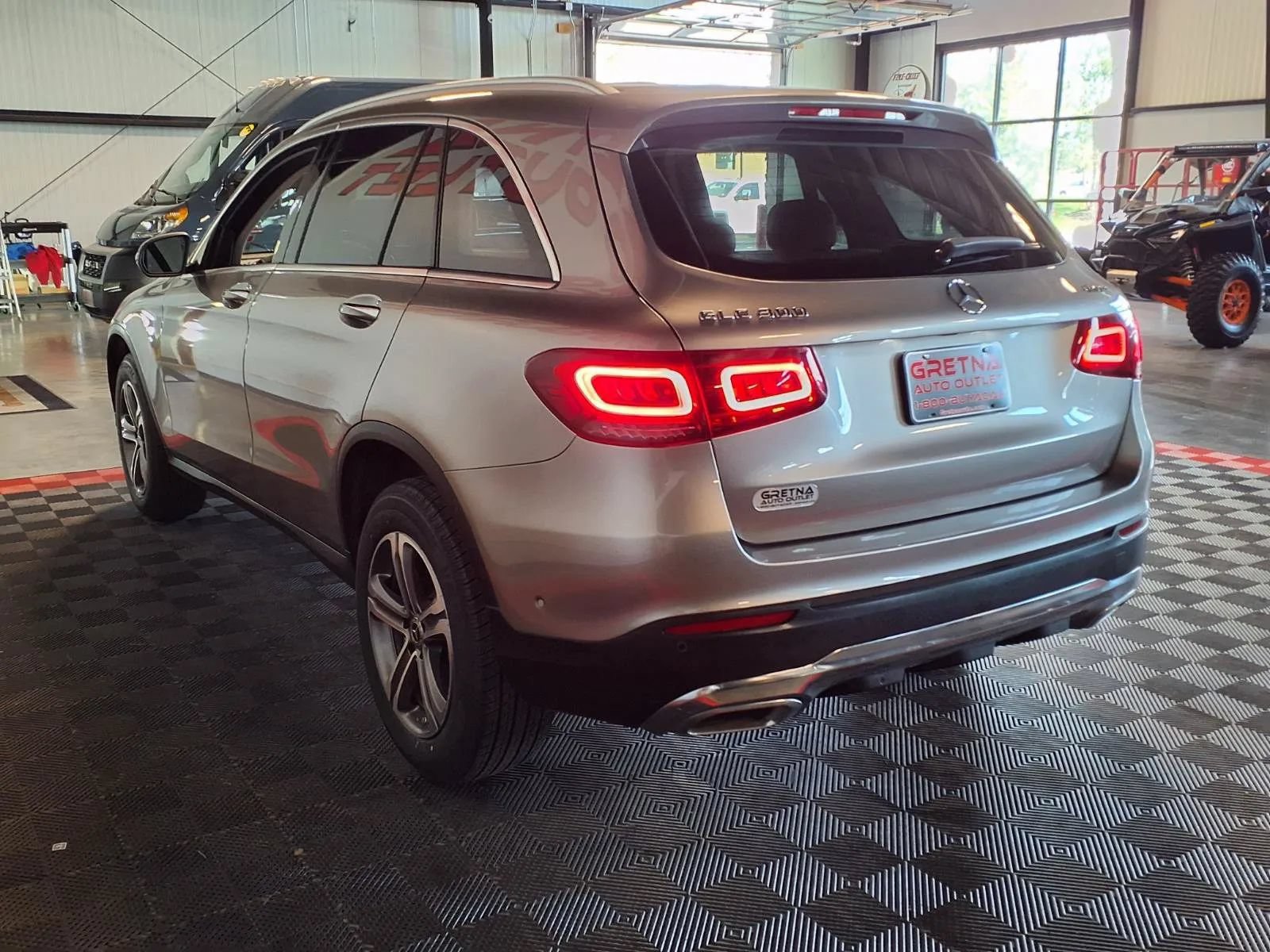 Used 2022 Mercedes-Benz GLC 300 4MATIC image 5