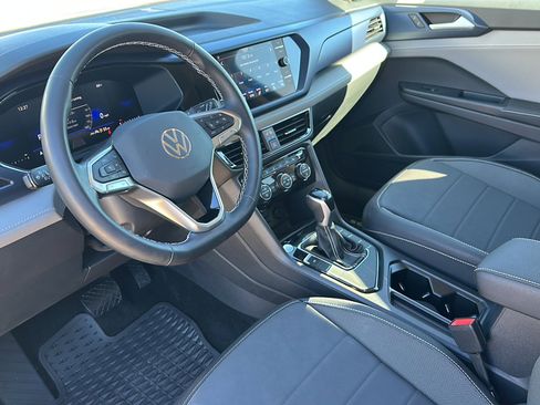 Used 2024 Volkswagen Taos SE w/ MDO Package image 12