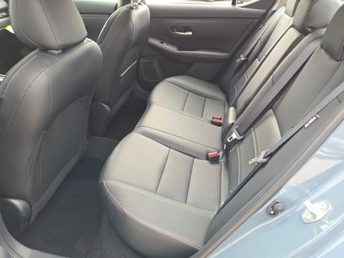 Used 2025 Nissan Sentra SR w/ SR Premium Package FWD image 15