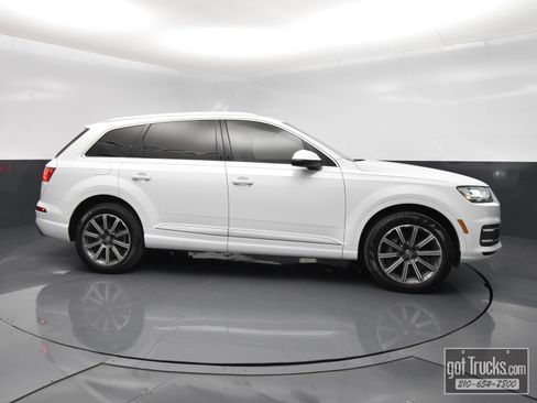Used 2017 Audi Q7 3.0T Premium Plus w/ Premium Plus Package AWD/4WD image 47
