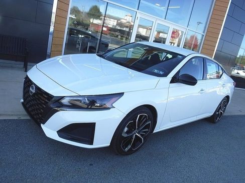 Used 2023 Nissan Altima 2.5 SR image 1