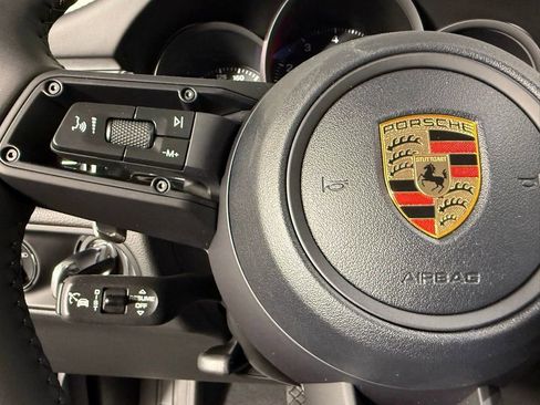 Certified 2026 Porsche Macan AWD/4WD image 37