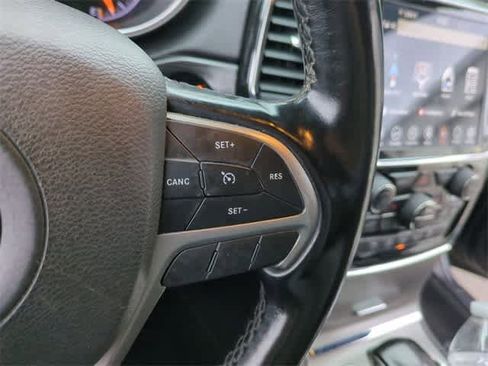 Used 2021 Jeep Grand Cherokee Laredo X image 25