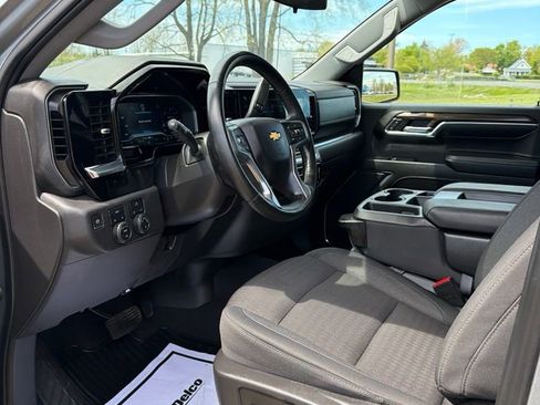 Used 2024 Chevrolet Silverado 1500 LT AWD/4WD image 12