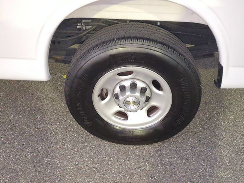 Used 2025 Chevrolet Express 2500 w/ Driver Convenience Package RWD image 29