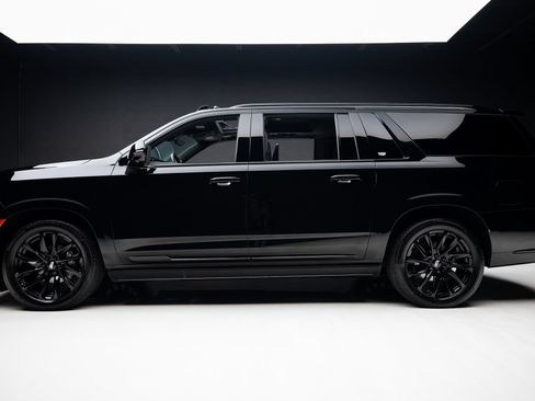 Used 2024 Cadillac Escalade ESV Sport Platinum w/ LPO, ONYX Package AWD/4WD image 17