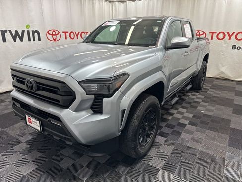 Used 2025 Toyota Tacoma SR5 image 3