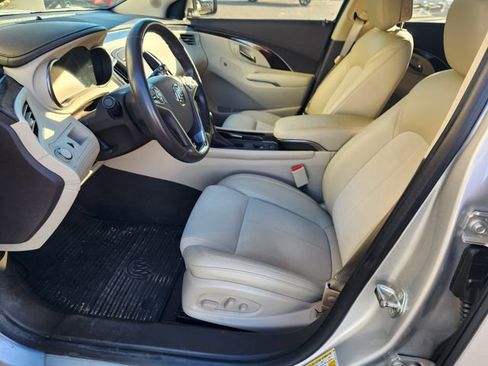 Used 2014 Buick LaCrosse image 2
