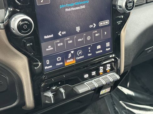 Used 2024 RAM 2500 Laramie image 20