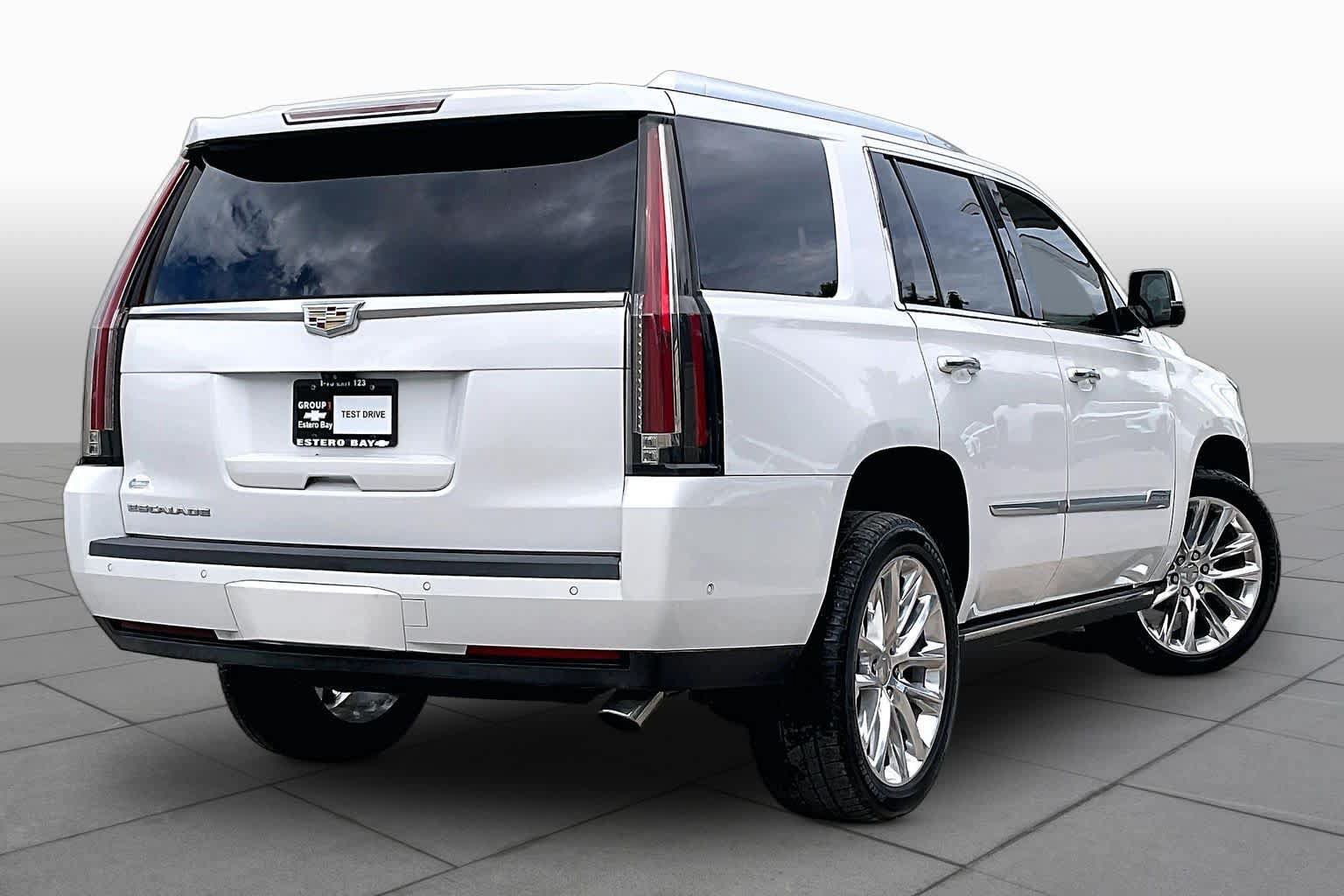 Used 2019 Cadillac Escalade Platinum RWD image 13