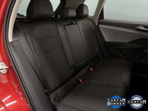 Used 2024 Volkswagen Taos SE image 80