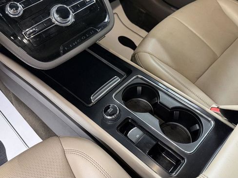 Used 2022 Lincoln Corsair Reserve image 19