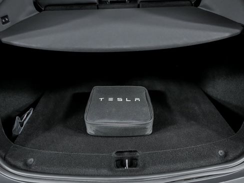 Used 2026 Tesla Model Y Long Range AWD/4WD image 16