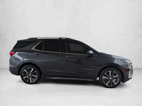 Used 2022 Chevrolet Equinox Premier FWD image 4