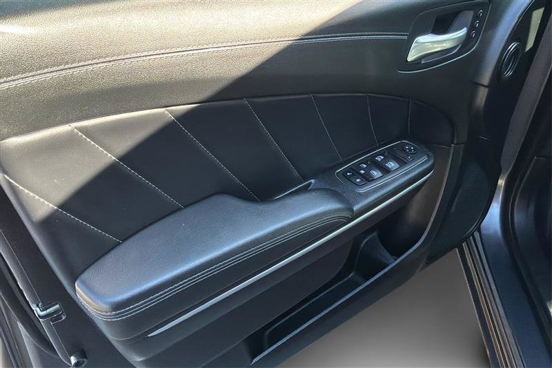 Used 2022 Dodge Charger SXT w/ Plus Group RWD image 19