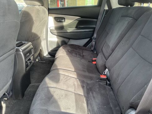Used 2019 Nissan Murano S image 14