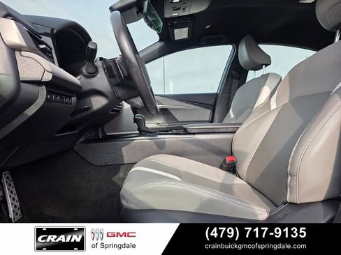 Used 2025 Toyota Camry SE FWD image 10