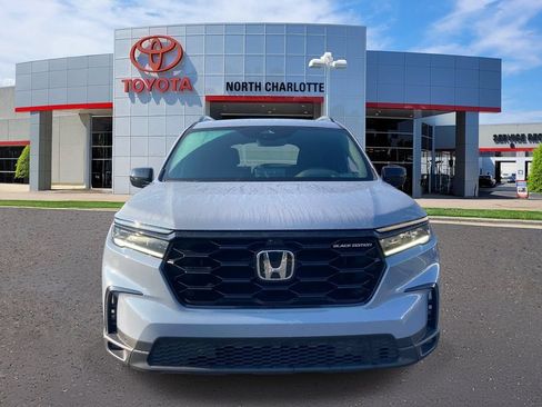 Used 2025 Honda Pilot Black Edition image 3