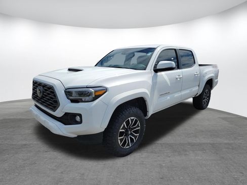 Certified 2023 Toyota Tacoma TRD Sport AWD/4WD image 3
