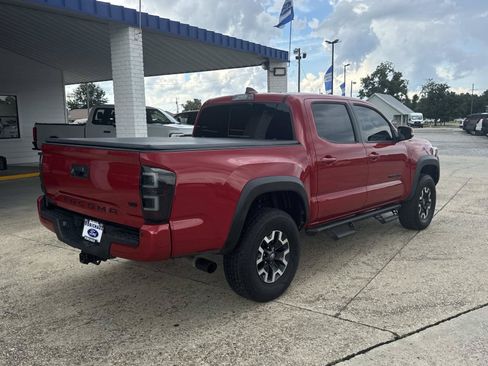 Used 2021 Toyota Tacoma TRD Off-Road w/ Technology Package AWD/4WD image 7