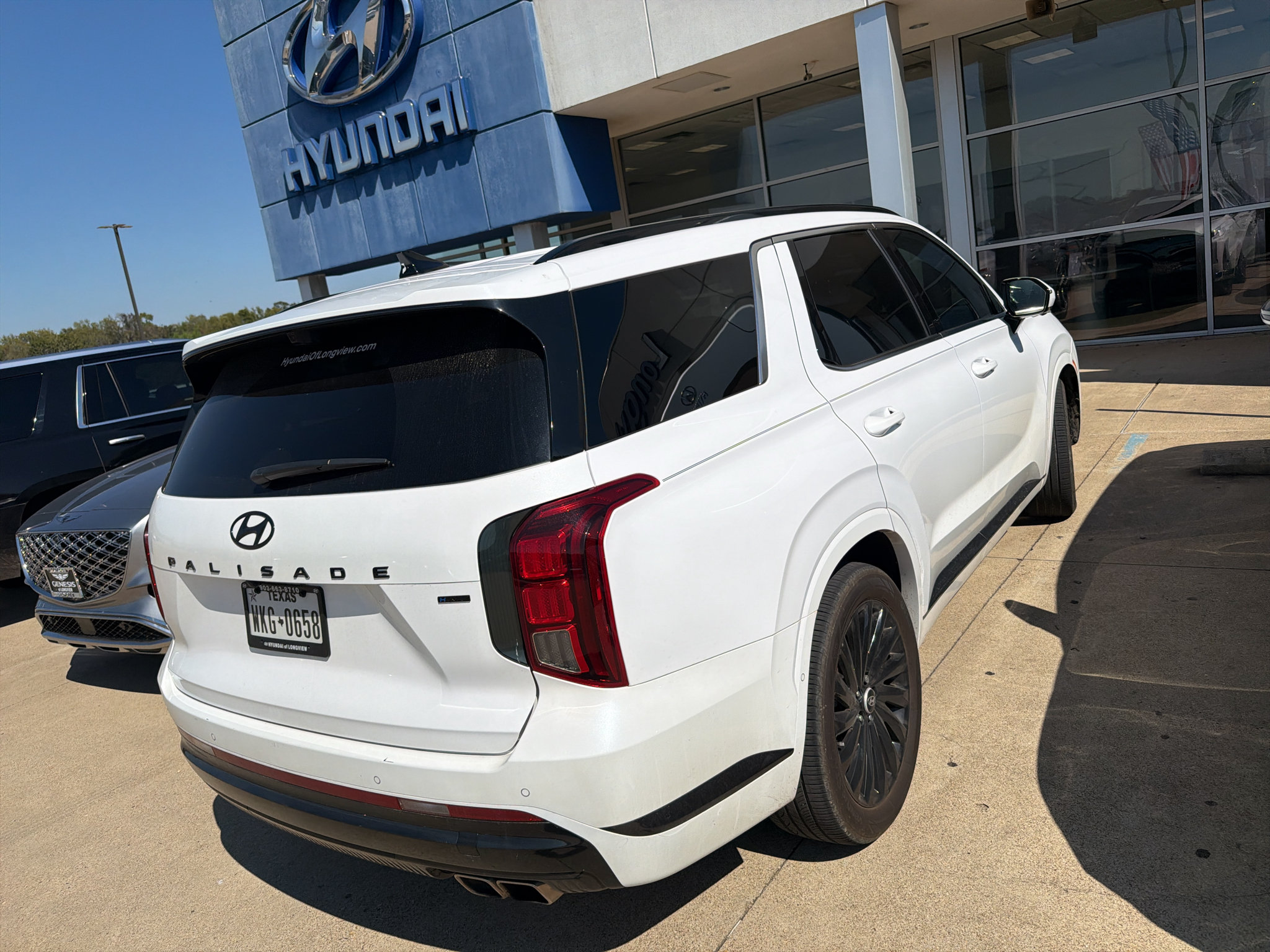 Used 2025 Hyundai Palisade Calligraphy AWD/4WD image 3