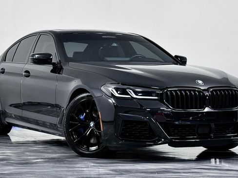 Used 2021 BMW M550i xDrive w/ Dynamic Handling Package AWD/4WD image 2